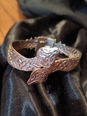 Unisex Intricate  Snake-Head Cuff Bracelet